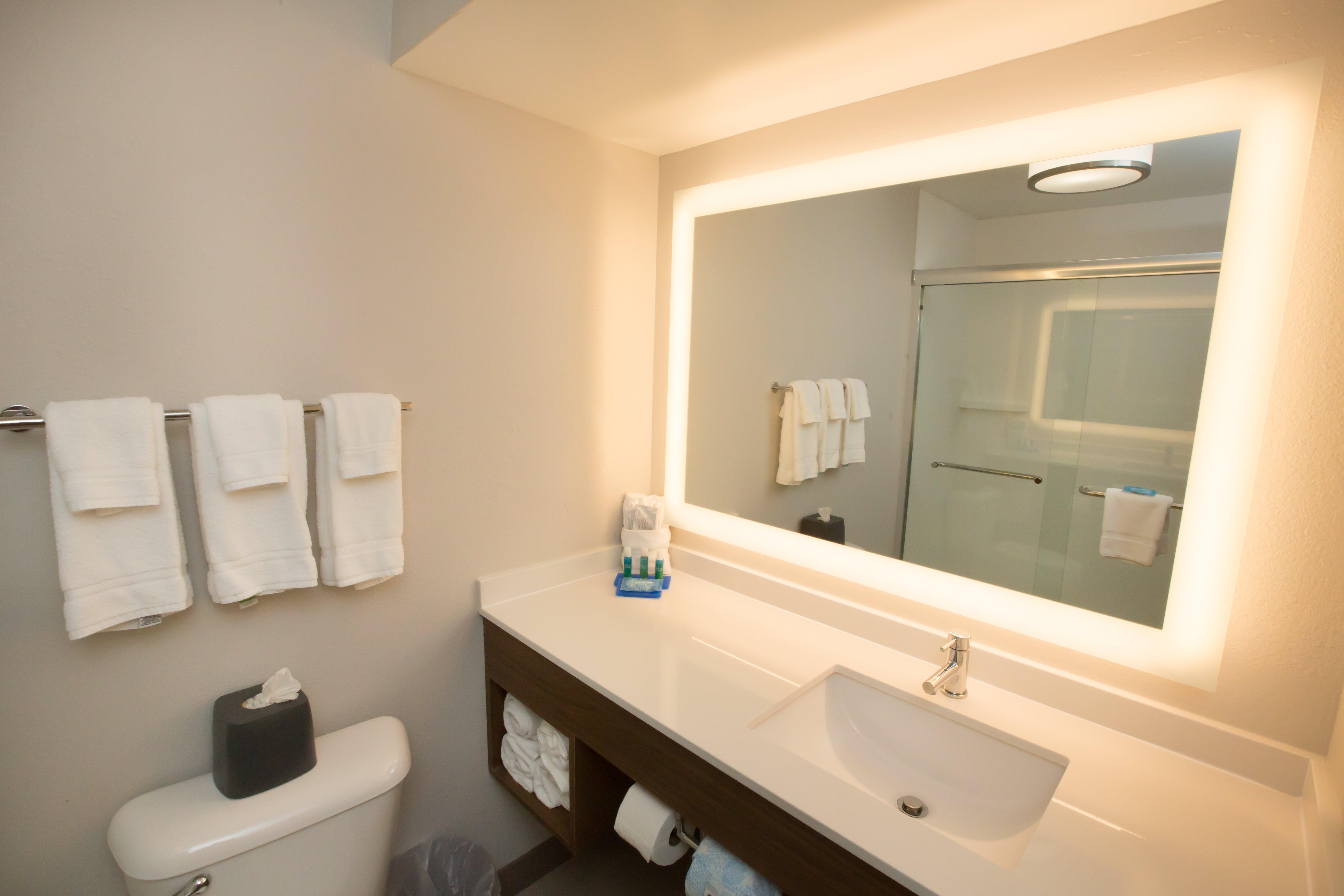 Holiday Inn Express Hotel & Suites Madison By Ihg Exteriör bild