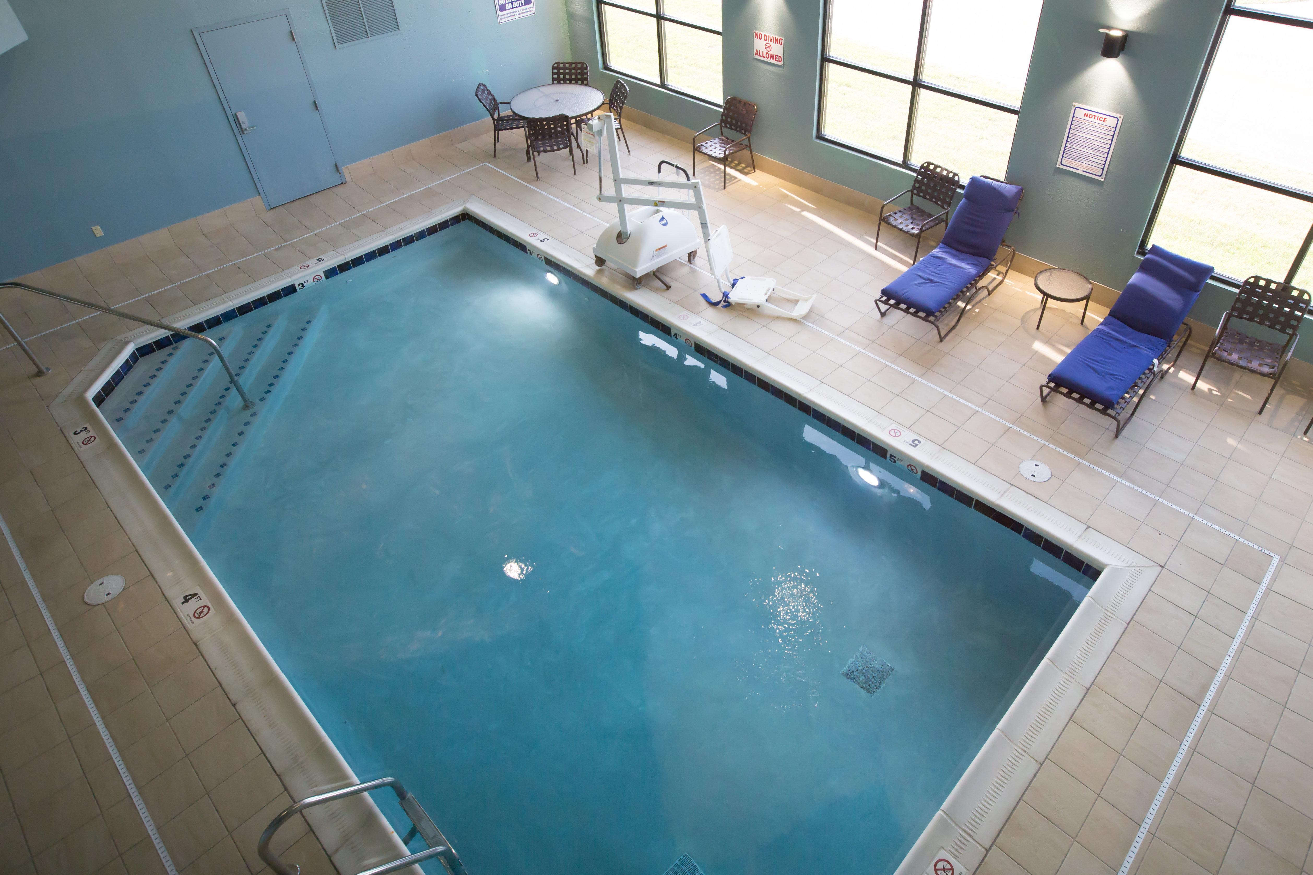 Holiday Inn Express Hotel & Suites Madison By Ihg Exteriör bild