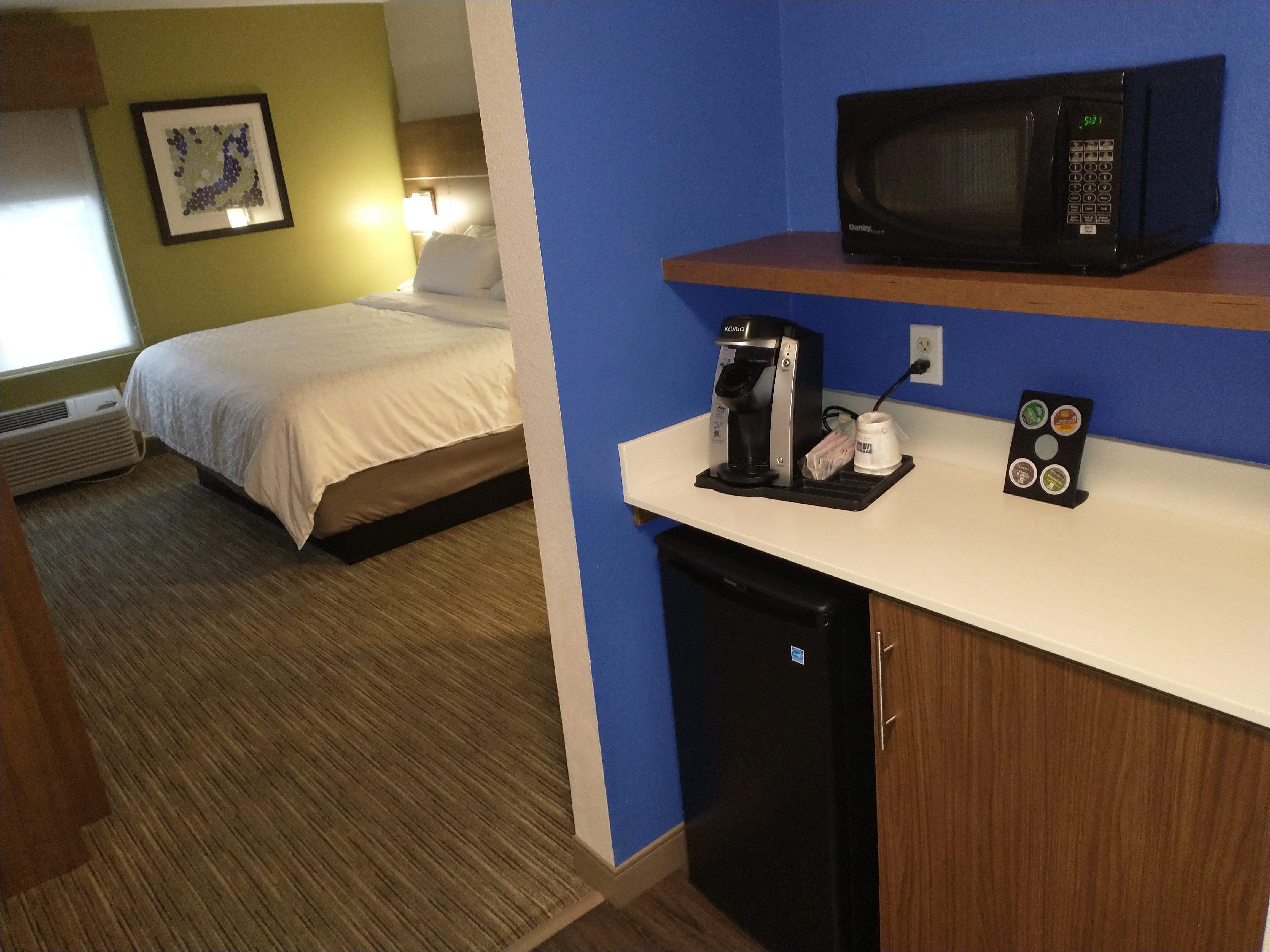 Holiday Inn Express Hotel & Suites Madison By Ihg Exteriör bild