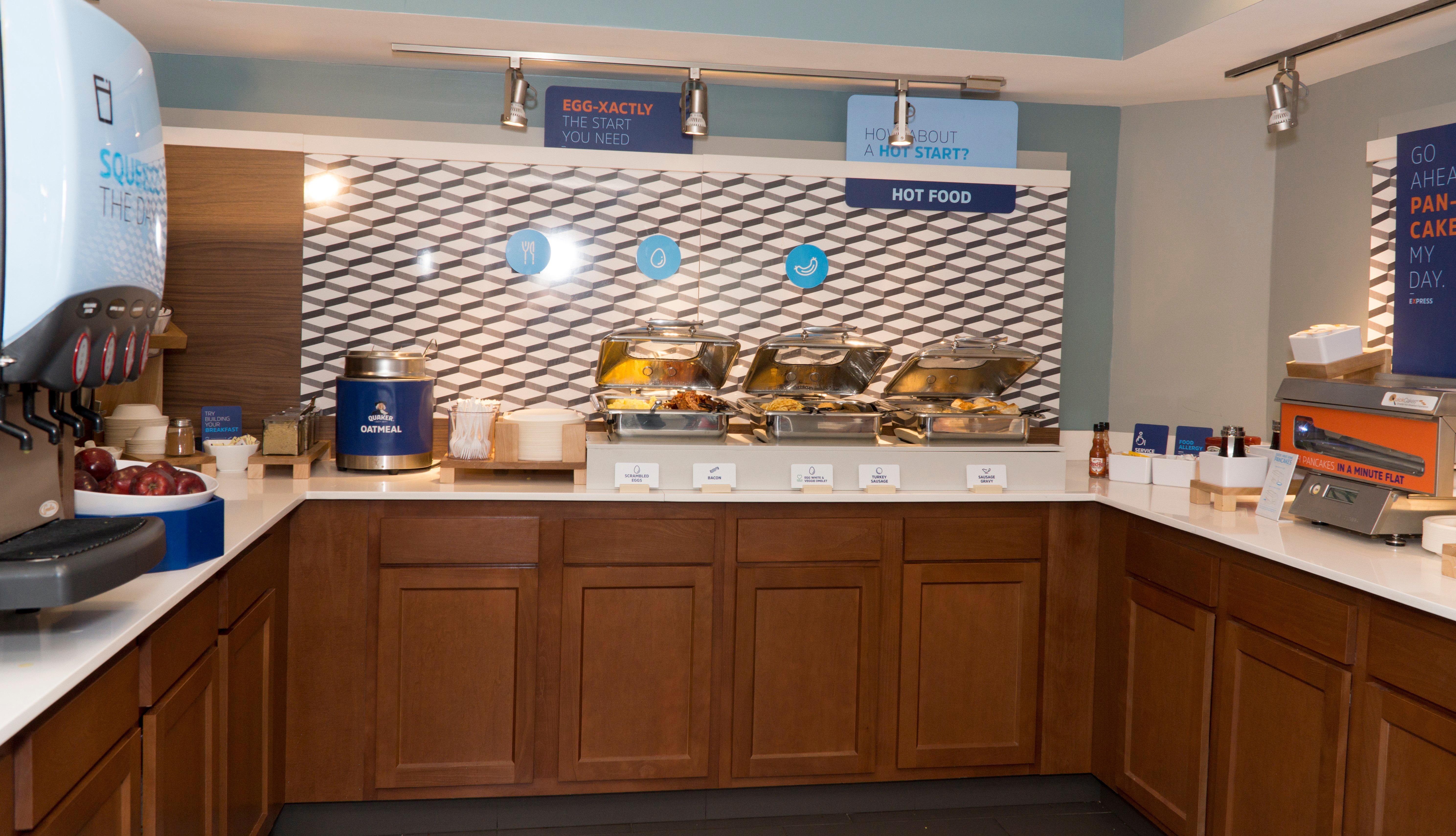 Holiday Inn Express Hotel & Suites Madison By Ihg Exteriör bild