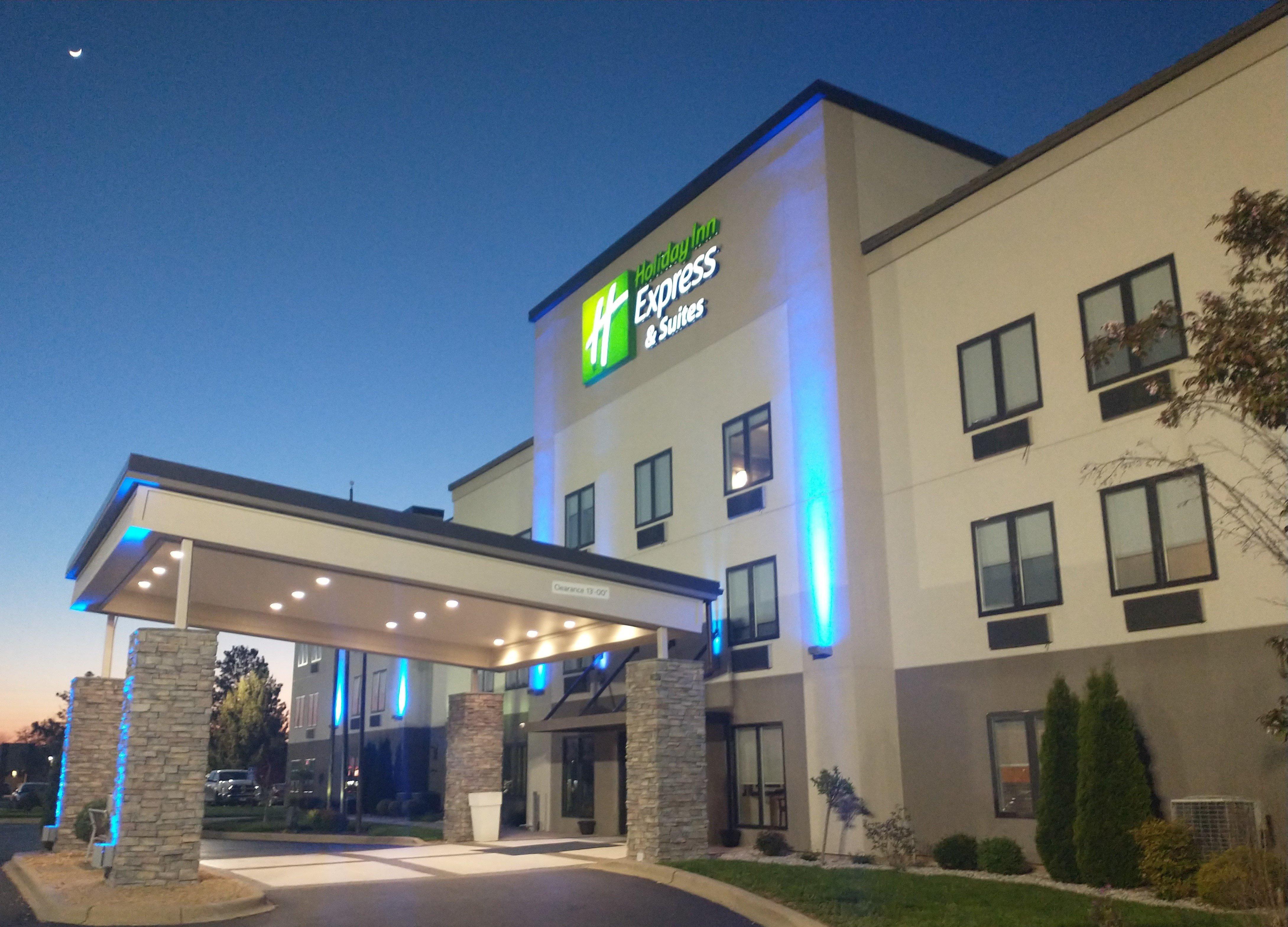 Holiday Inn Express Hotel & Suites Madison By Ihg Exteriör bild