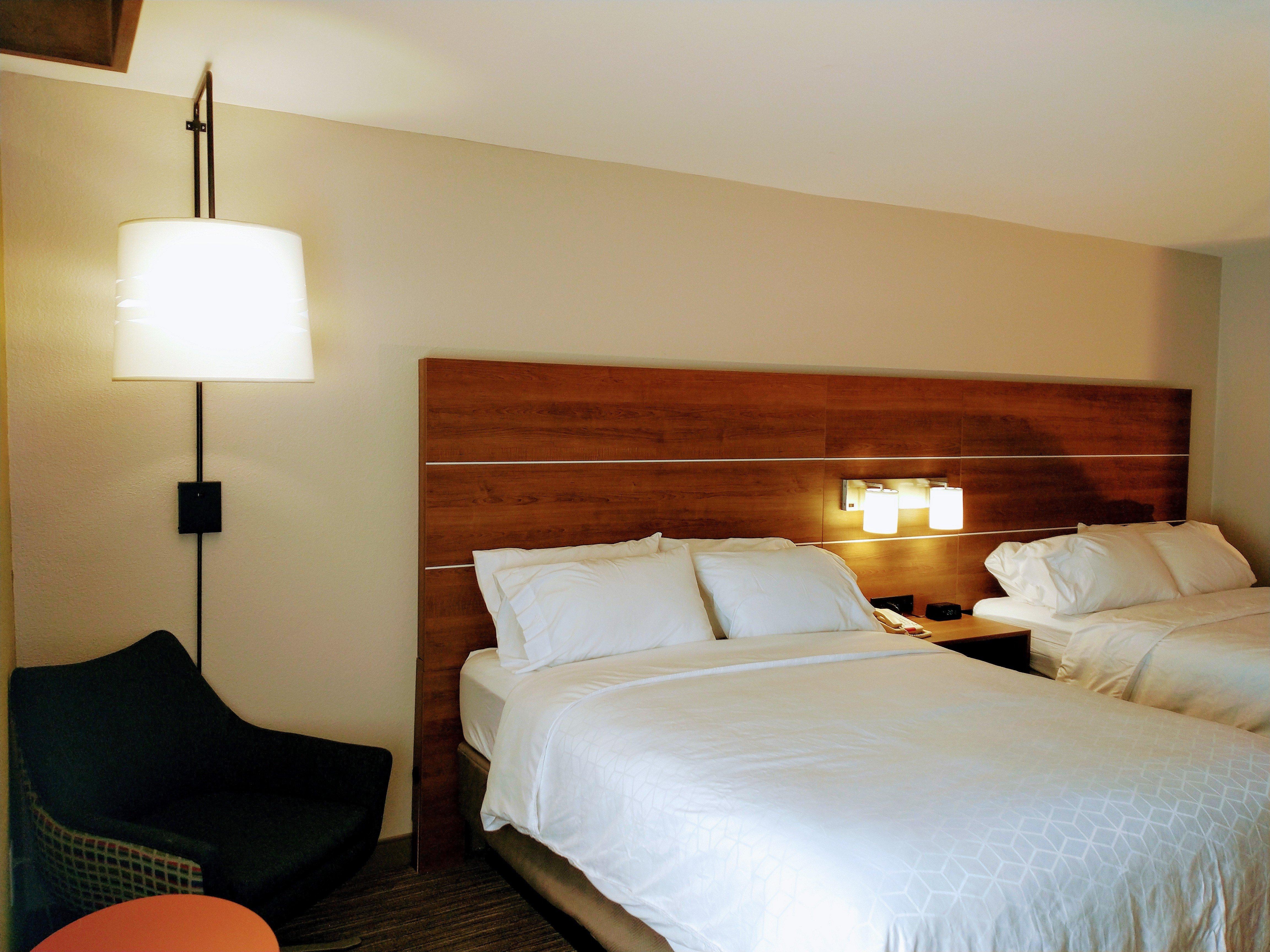 Holiday Inn Express Hotel & Suites Madison By Ihg Exteriör bild