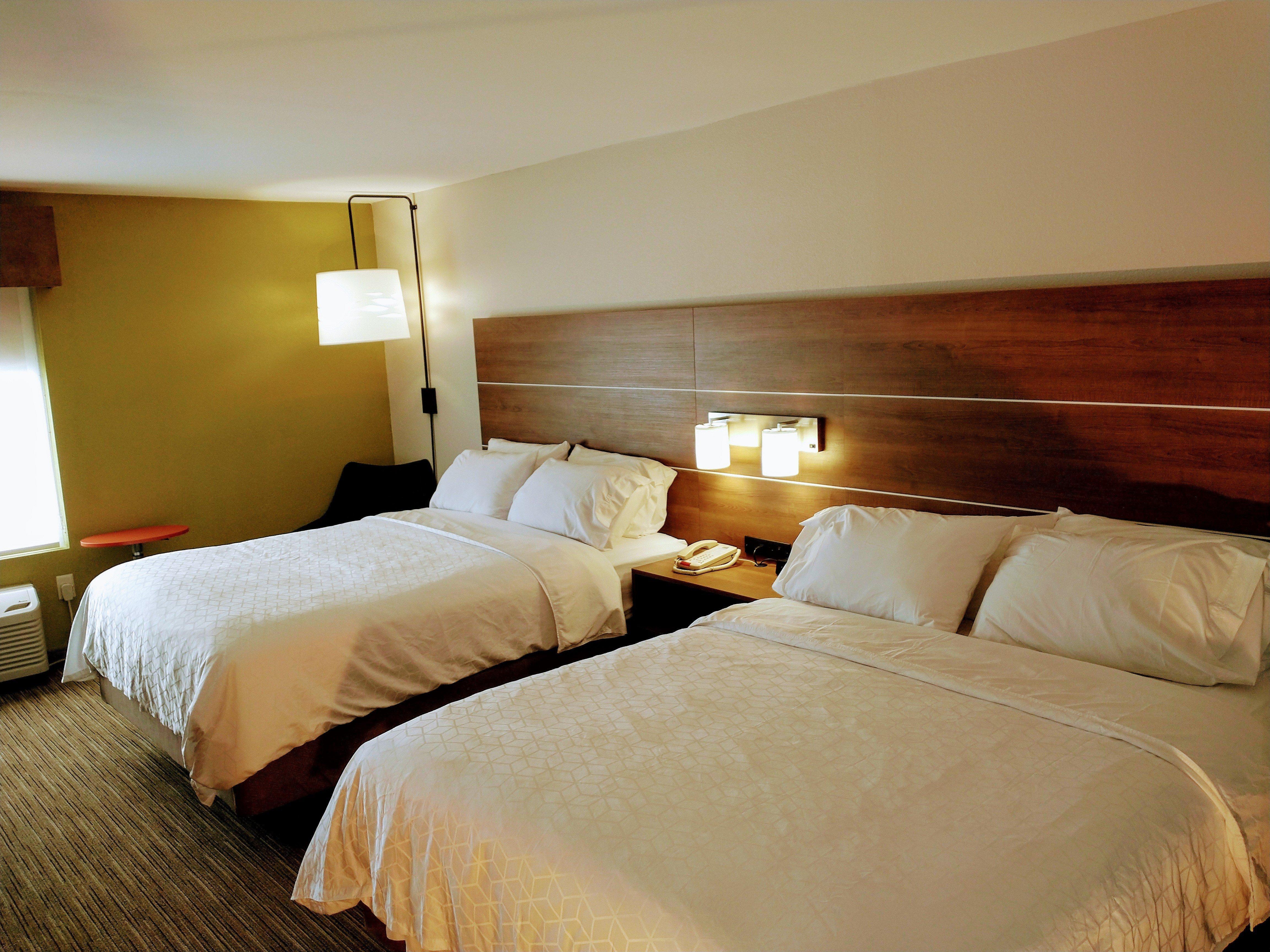 Holiday Inn Express Hotel & Suites Madison By Ihg Exteriör bild
