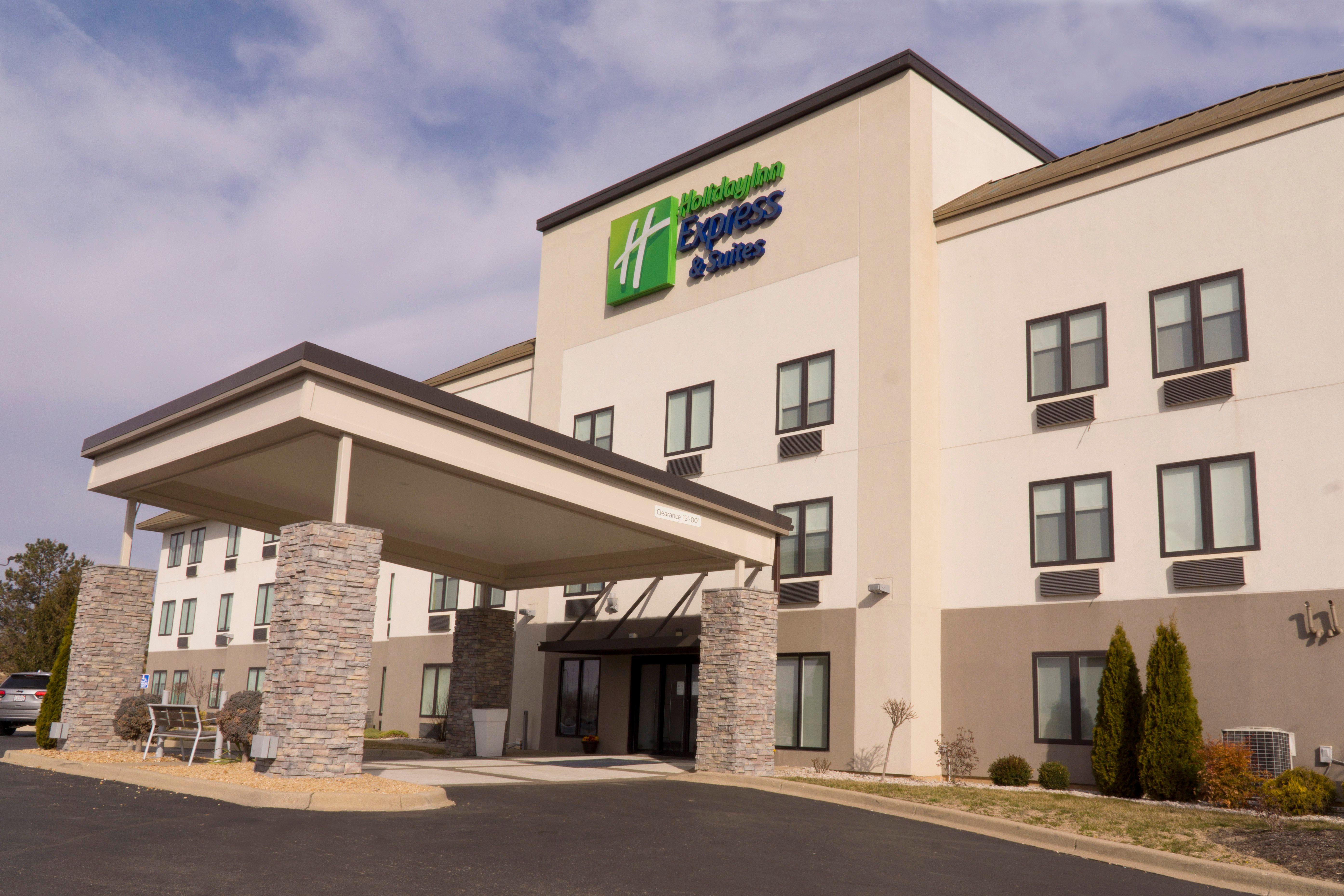 Holiday Inn Express Hotel & Suites Madison By Ihg Exteriör bild