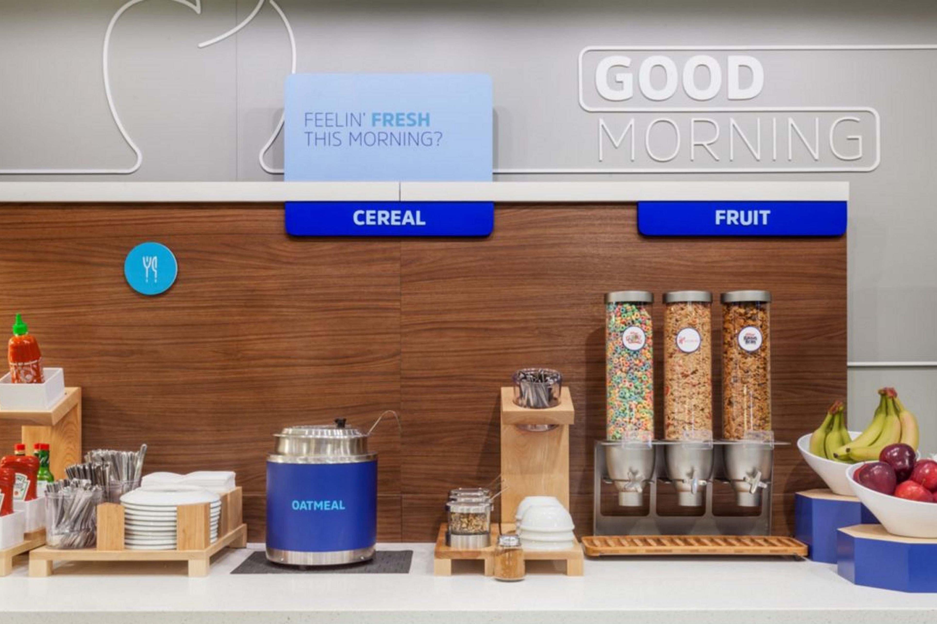 Holiday Inn Express Hotel & Suites Madison By Ihg Exteriör bild
