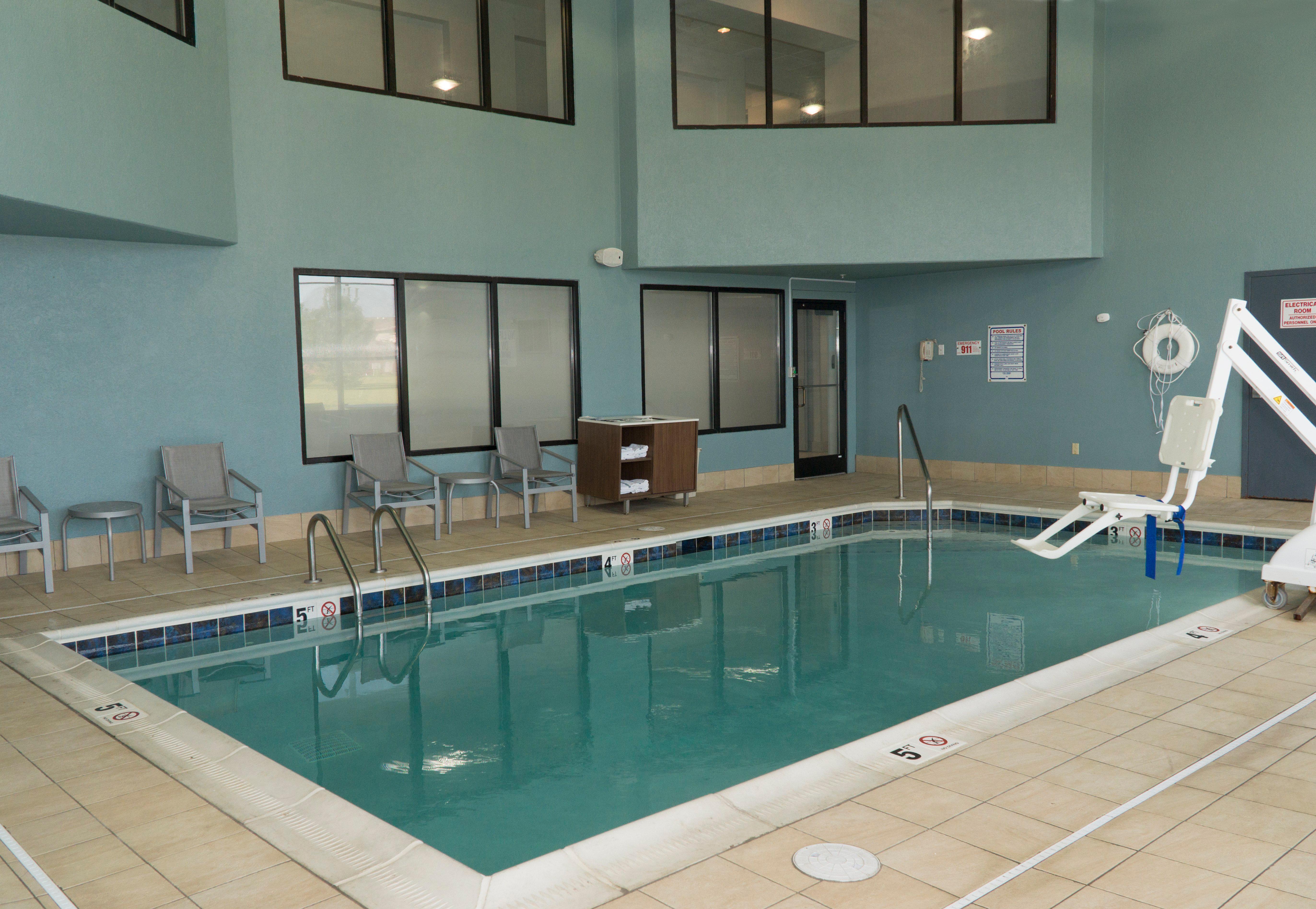 Holiday Inn Express Hotel & Suites Madison By Ihg Exteriör bild