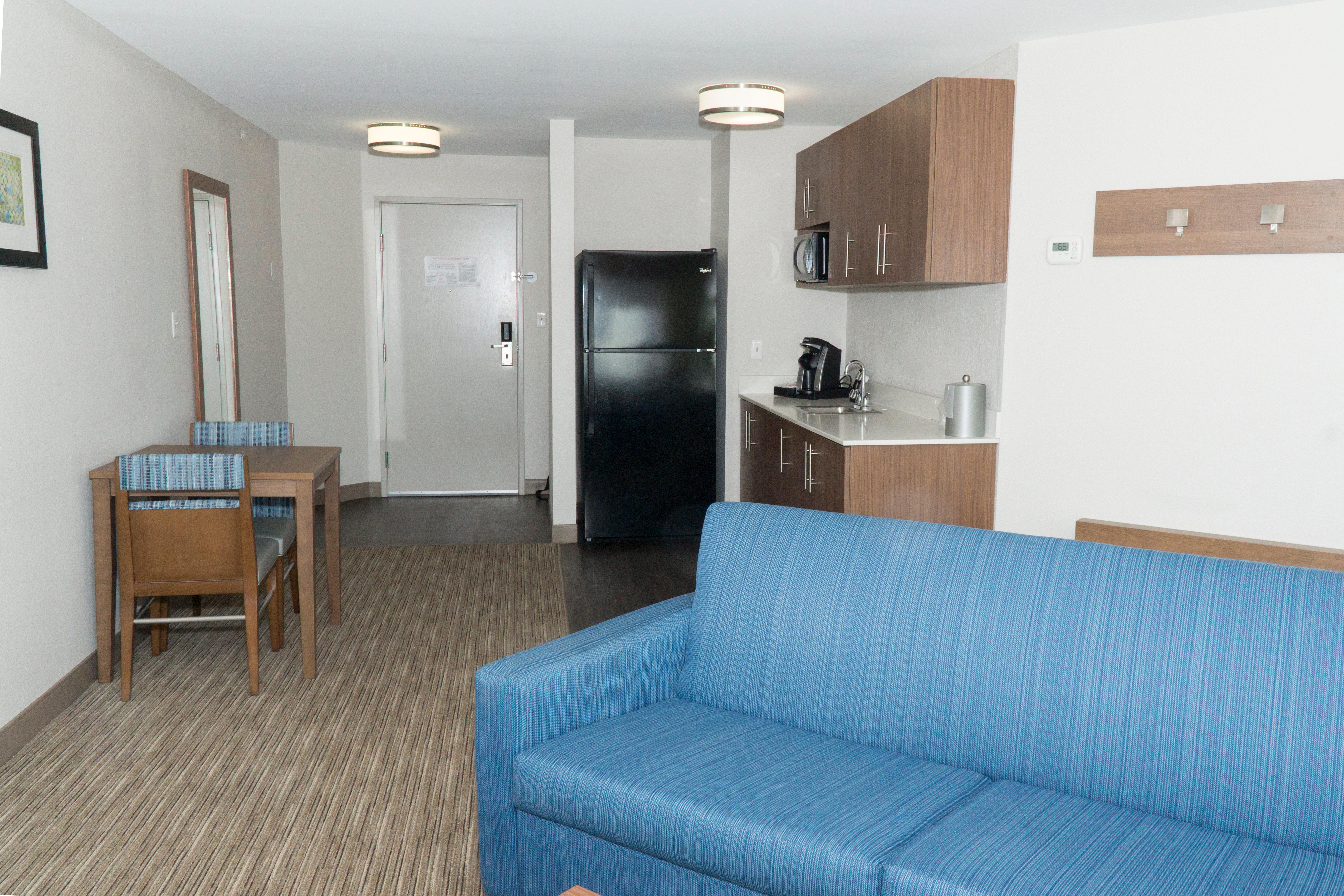 Holiday Inn Express Hotel & Suites Madison By Ihg Exteriör bild